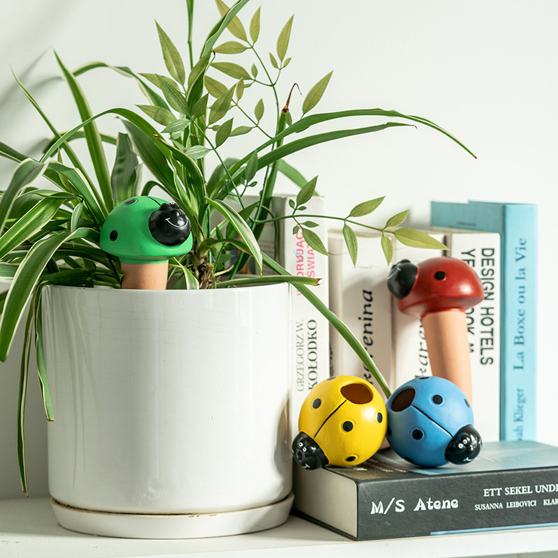 Plantenbewateringsapparaten, t - Self Watering Insert recensie en prijs